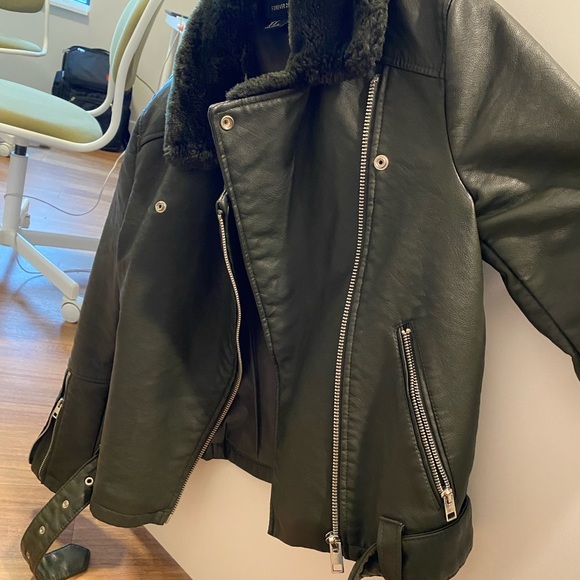 Fabulous jean jacket from Forever 21, size medium - Picture 3 of 5